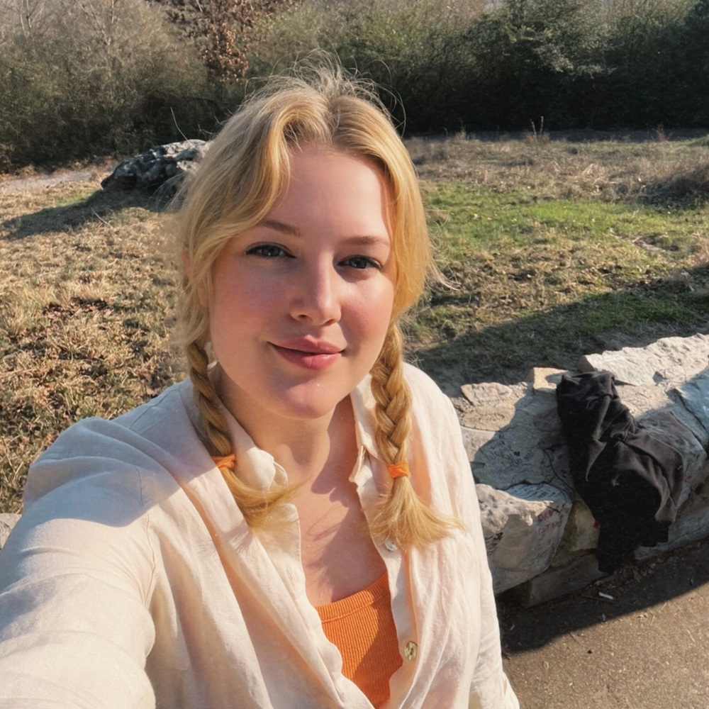 Meet your Posher, Dominique